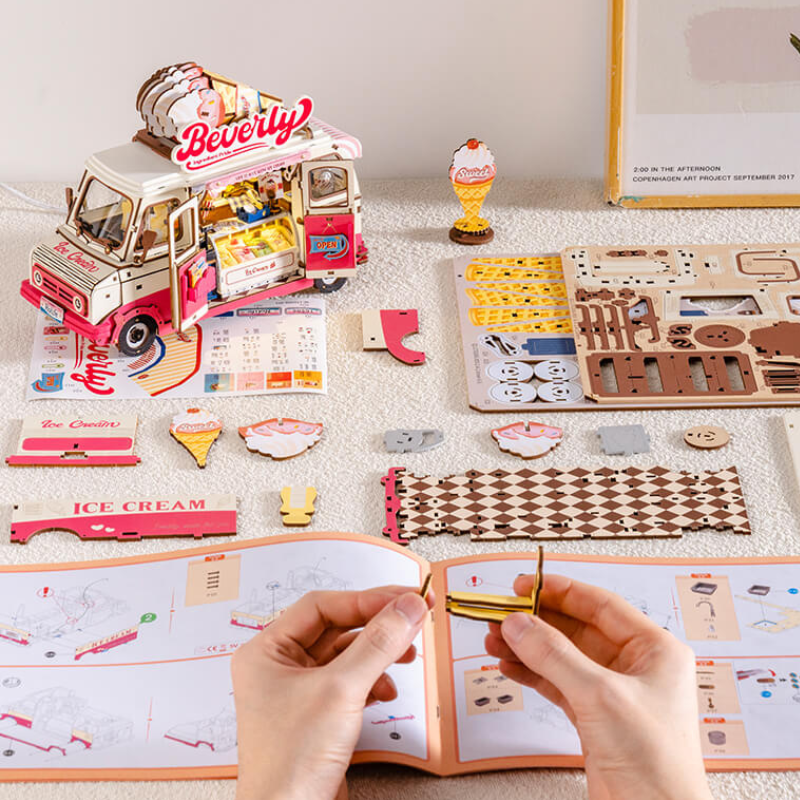 Robotime DIY Beverlys Ice Cream Truck