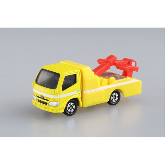 Tomica (Regular) No. 005 Toyota Dyna Wrecker Truck - 1:64 Scale Diecast Vehicle