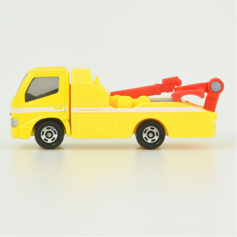 Tomica (Regular) No. 005 Toyota Dyna Wrecker Truck - 1:64 Scale Diecast Vehicle