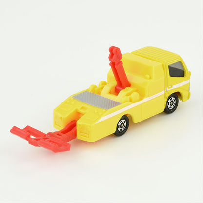 Tomica (Regular) No. 005 Toyota Dyna Wrecker Truck - 1:64 Scale Diecast Vehicle