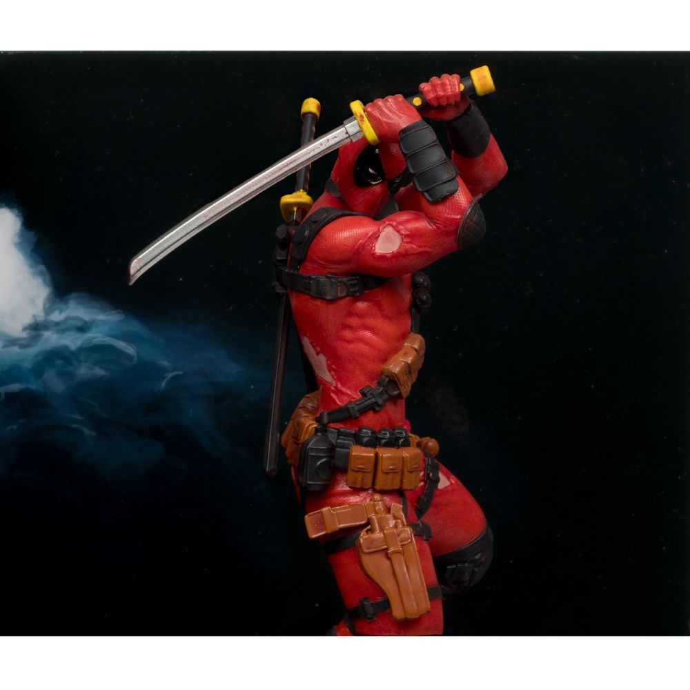 Marvel Comics - Deadpool 1:10 Scale Figure