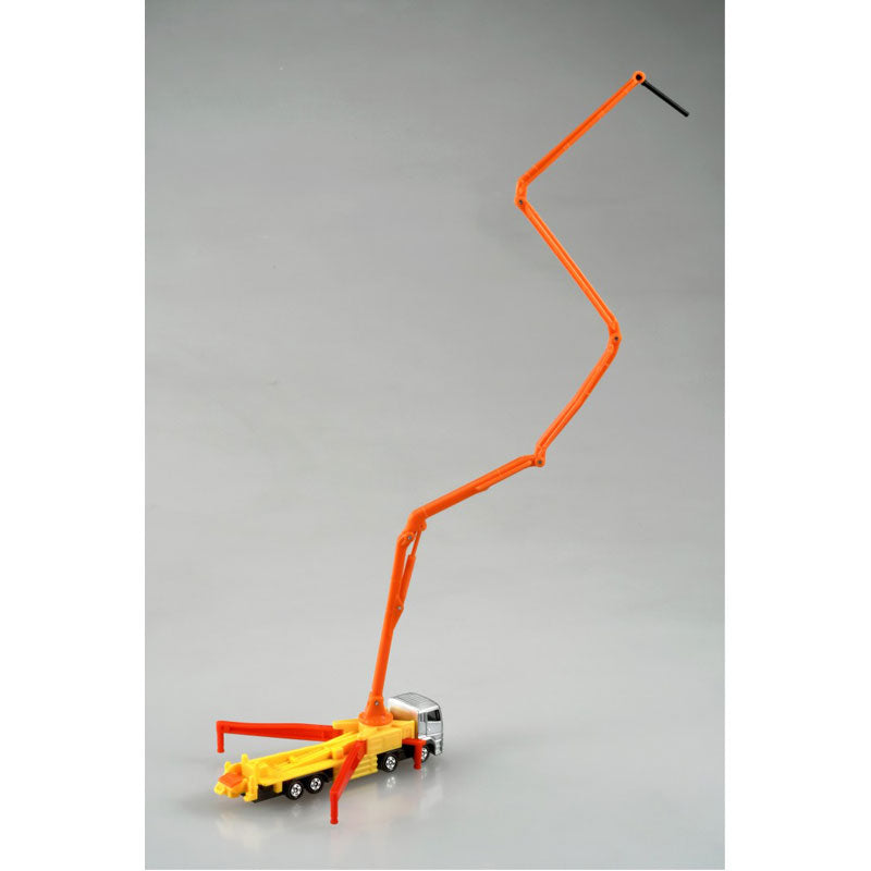 Tomica (Long Type) No. 127 Mitsubishi Fuso Super Great Concrete Pumping Truck - Scale Diecast Vehicle