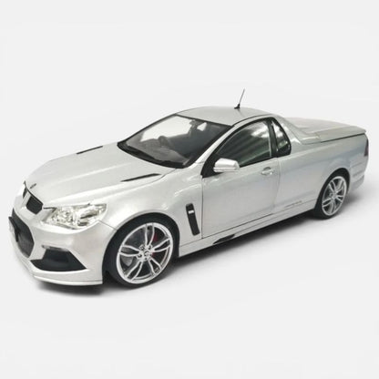 1:24 Silver VF Maloo R8 Holden Ute - Fully Detailed Opening Doors, Bonnet and Tail Gate