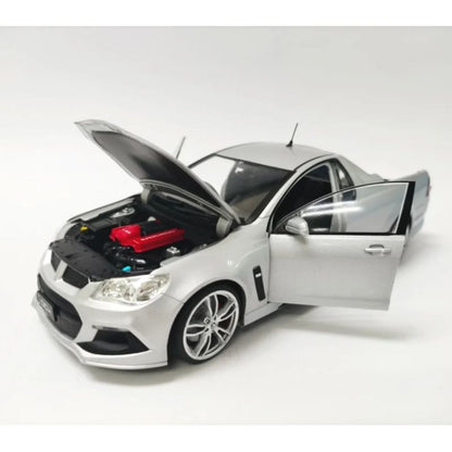 1:24 Silver VF Maloo R8 Holden Ute - Fully Detailed Opening Doors, Bonnet and Tail Gate