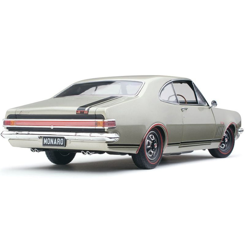 Classic Carlectables - 1:18 Holden HK Monaro GTS 327 Silver Mink