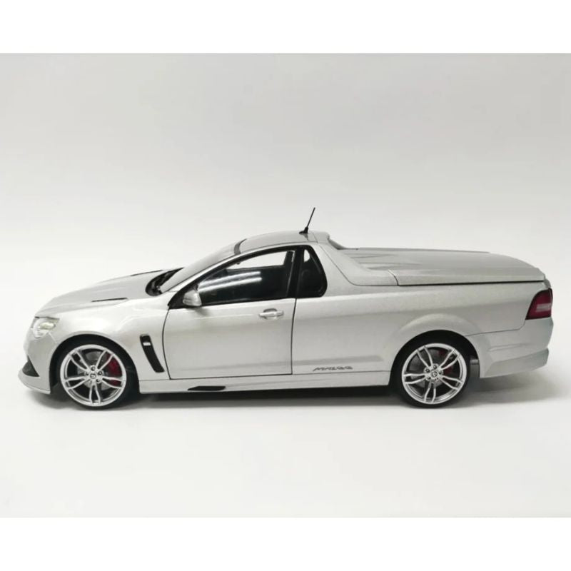 1:24 Silver VF Maloo R8 Holden Ute - Fully Detailed Opening Doors, Bonnet and Tail Gate