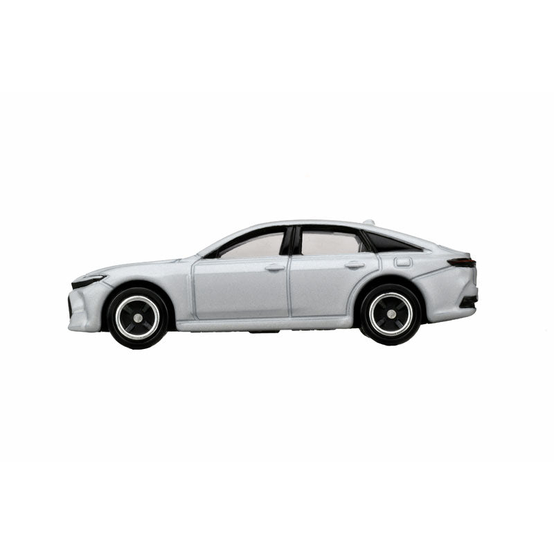 Tomica (Regular) No. 062 Toyota Crwon Sedan - 1:66 Scale Diecast Vehicle
