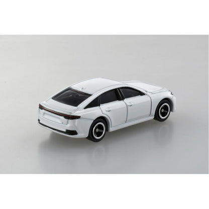Tomica (Regular) No. 062 Toyota Crwon Sedan - 1:66 Scale Diecast Vehicle