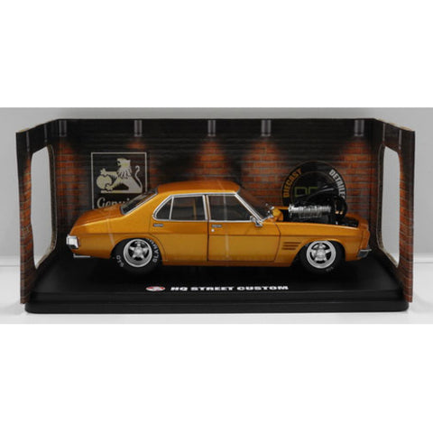 Image of 1:24 Gold Blown Slammed HQ 4 Door Fully Detailed Opening Doors, Bonnet and Boot