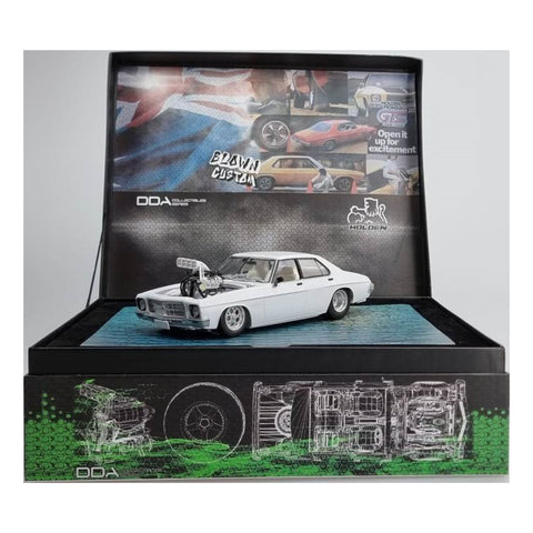 Image of 1:24 Kit HQ Slammed Blown 4 Door Sealed Body Opening Bonnet with Engine