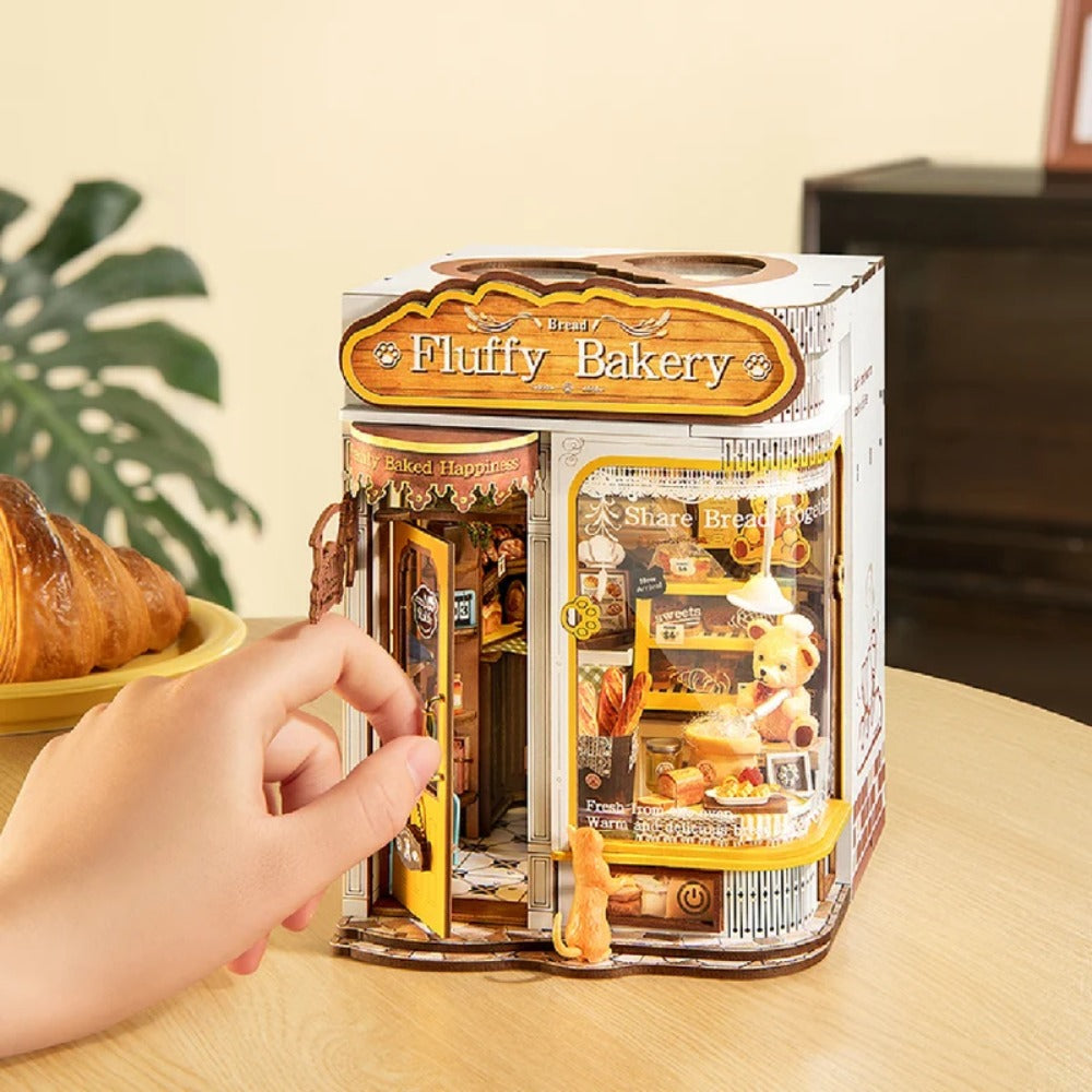 Robotime - Rolife Fluffy Bakery DIY Book Nook