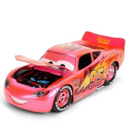 Pink Slips – 1:24 Cars Lightning McQueen Diecast Vehicle